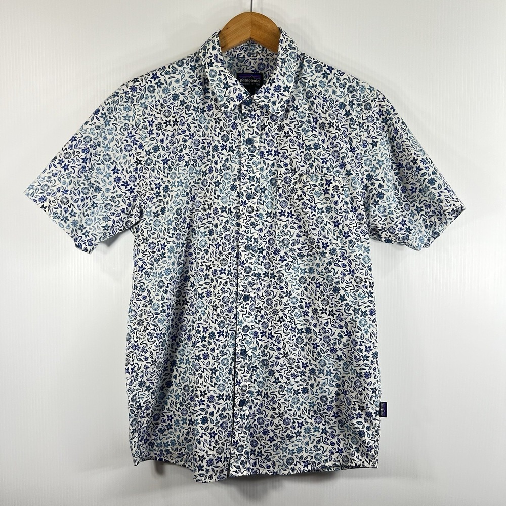 Patagonia Men's Go-To Shirt Sz S‎ Cotton Blend Short Sleeve Button Up Blue Print